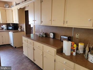 16 Fairview St, Boyertown, PA 19512 - photo 7