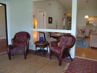 5-30 Landings Way - Sun Room