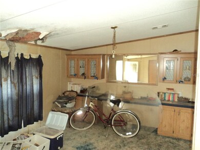 35315 Broken Bit Ln, Zephyrhills, FL 33541 - photo 6