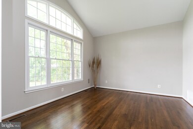 2813 Crossfields Way, Herndon, VA 20171 - photo 7