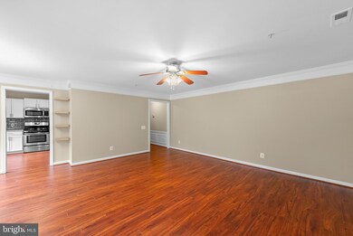 46944 Courtyard Square unit 302, Sterling, VA 20164 - photo 3