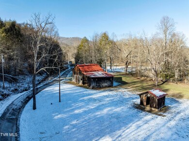 124 Dugger Branch Rd, Elizabethton, TN 37643 - photo 4
