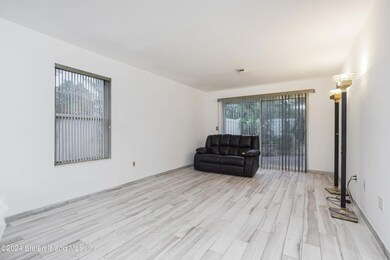 Living room 2