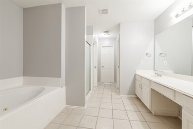 8402 Storm Creek Ct, Houston, TX 77088 - photo 6