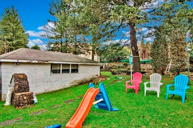 114 Vaughn St, Olyphant, PA 18447 - photo 5