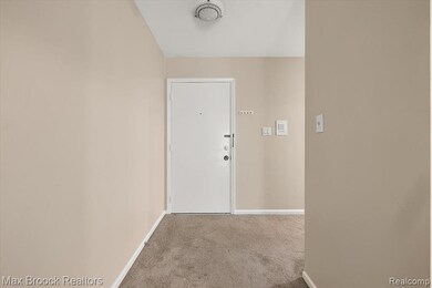 2449 Mulberry Square unit 31, Bloomfield Hills, MI 48302 - photo 5