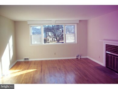 869 Parkridge Dr, Media, PA 19063 - photo 4