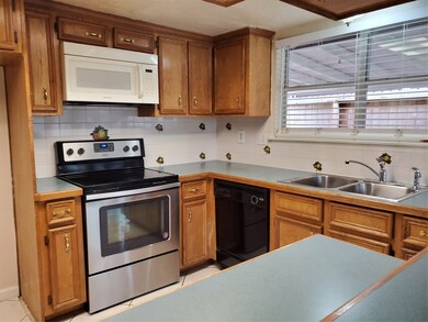 16926 Paint Rock Rd, Friendswood, TX 77546 - photo 7