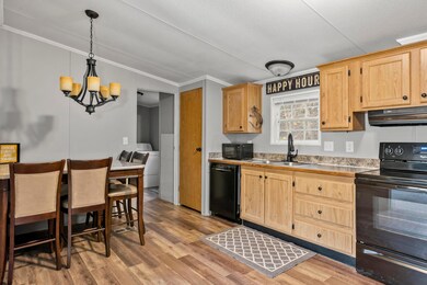 Kitchen/Eating Space