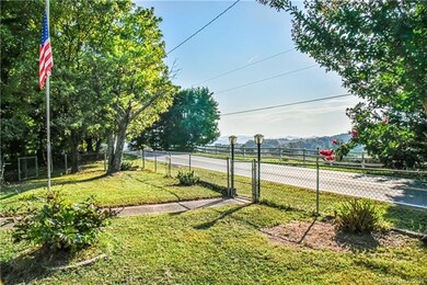 424 Dix Creek No 1 Rd, Leicester, NC 28748 - photo 4