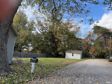 214 E Washington St, Chandler, IN 47610 - photo 3