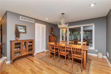 1724 Plaza Cir, Windsor Heights, IA 50324 - photo 7