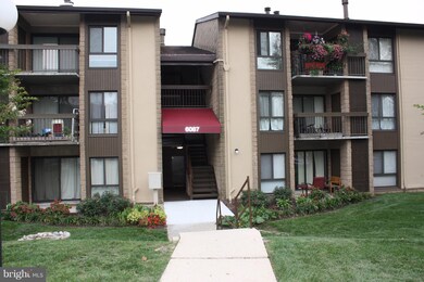 6087 Majors Ln unit 9, Columbia, MD 21045 - photo 2