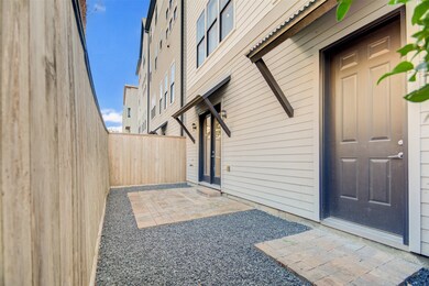 4210 Eigel St, Houston, TX 77007 - photo 2