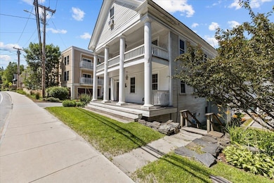 134 S Main St unit A2, Stowe, VT 05672 - photo 2