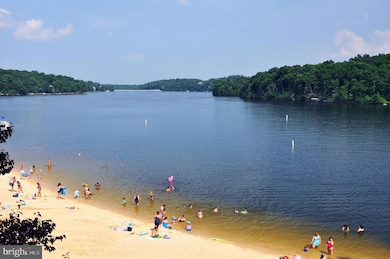 103 Green Leaf Dr, Lake Holiday, VA 22625 - photo 3