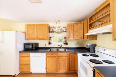 10 Wright Rd, Derry, NH 03038 - photo 5