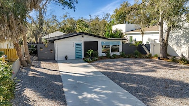 2430 Prospect St, Sarasota, FL 34239 - photo 2