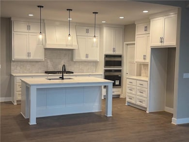 1604 SW Stonewall Dr, Oak Grove, MO 64075 - photo 7