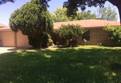 1504 Wildrose Ln, Laredo, TX 78041 - photo 7