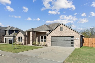 500 Mineral Wells St, Terrell, TX 75160 - photo 2