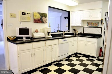 13105 Pennerview Ln, Fairfax, VA 22033 - photo 4