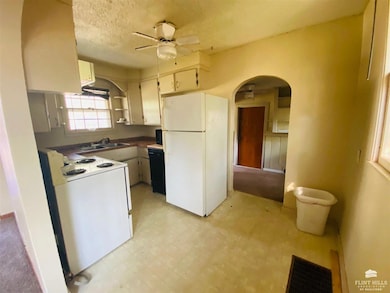 409 Summit Ave, Manhattan, KS 66502 - photo 4