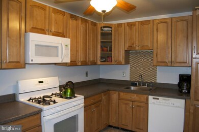 844 Quince Orchard Blvd unit 202, Gaithersburg, MD 20878 - photo 4