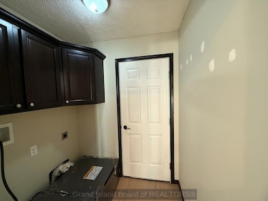 204 Cherokee Ave S, Grand Island, NE 68803 - photo 5