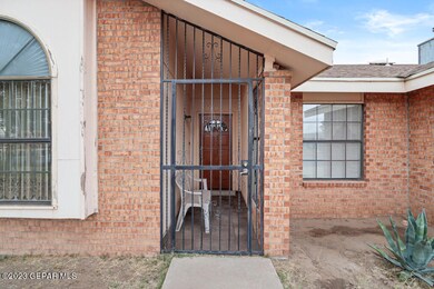 691 Lomaland Dr, El Paso, TX 79907 - photo 2