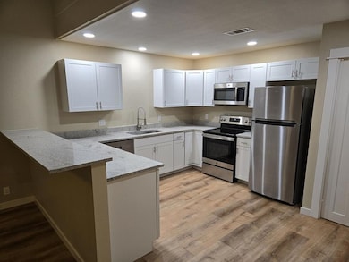 121 N Glenwood Dr unit A, Midland, TX 79703 - photo 5