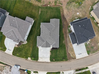 4624 SW Robinson Dr, Raymore, MO 64083 - photo 2