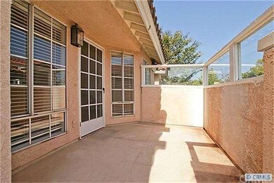 Private Balcony Entrance!