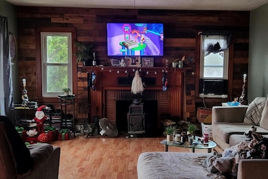 10140 Dugspur Rd, Laurel Fork, VA 24352 - photo 2