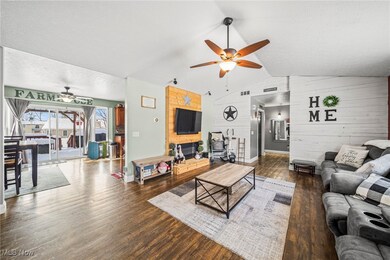 2000 Flame Lake Dr, Roaming Shores, OH 44084 - photo 7