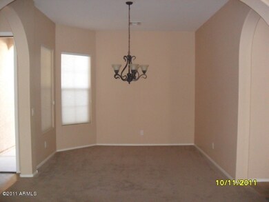 FORMAL DINING