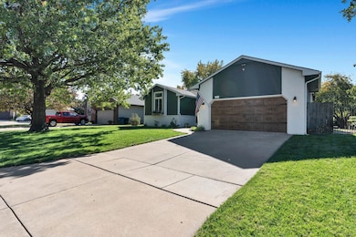 1813 N Shefford Cir, Wichita, KS 67212 - photo 2