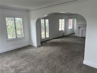Separate Dinning Room (Open to Living Room)