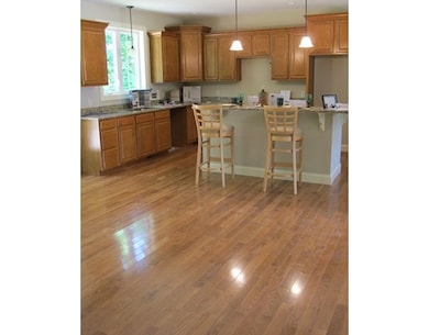 8 Michelle Ln, Holyoke, MA 01040 - photo 3