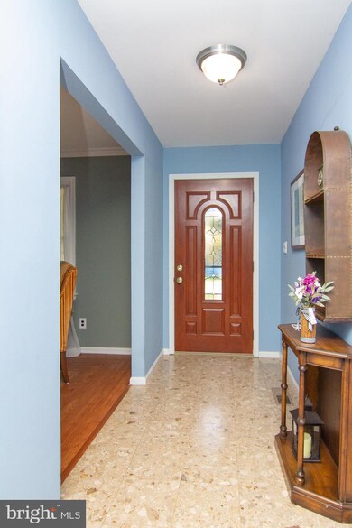 1101 Canterbury Ct, Sykesville, MD 21784 - photo 3