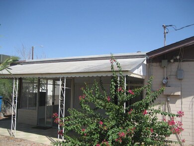 Back covered patio off Arizona room