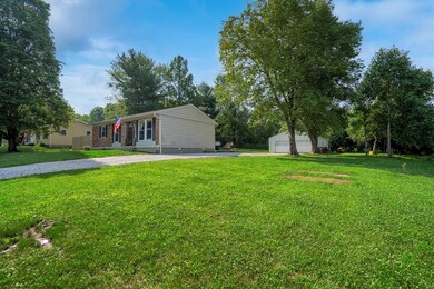6371 Putnam Dr, Circleville, OH 43113 - photo 5
