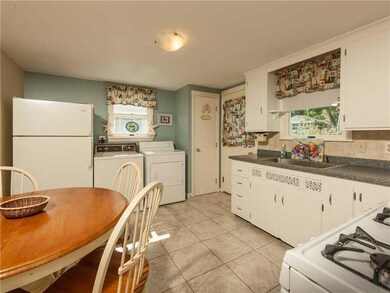 Kitchen. Eat in kitchen.