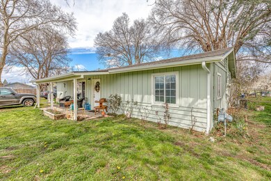 2225 Fowler Ln, Central Point, OR 97502 - photo 3