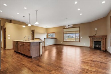 3224 Riviera Ct SW unit B, Cedar Rapids, IA 52404 - photo 3