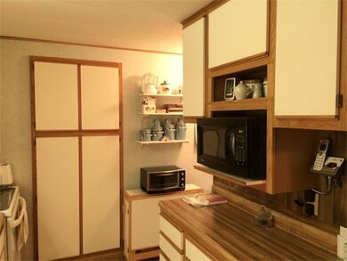 27 1st Ave, Westfield, MA 01085 - photo 6