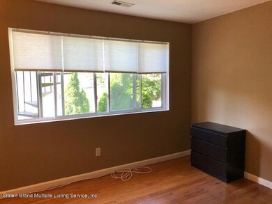 220 Essex Dr, Staten Island, NY 10314 - photo 5
