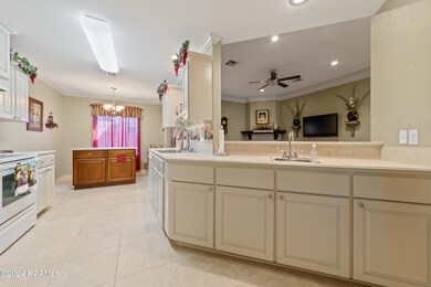 744NBelleCir-1-24