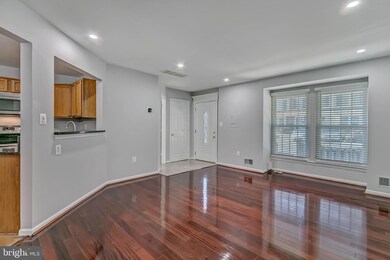 9205 Deer Crossing unit 43, Lorton, VA 22079 - photo 6