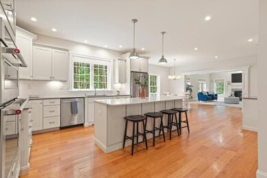 9 Lexington St, Burlington, MA 01803 - photo 7